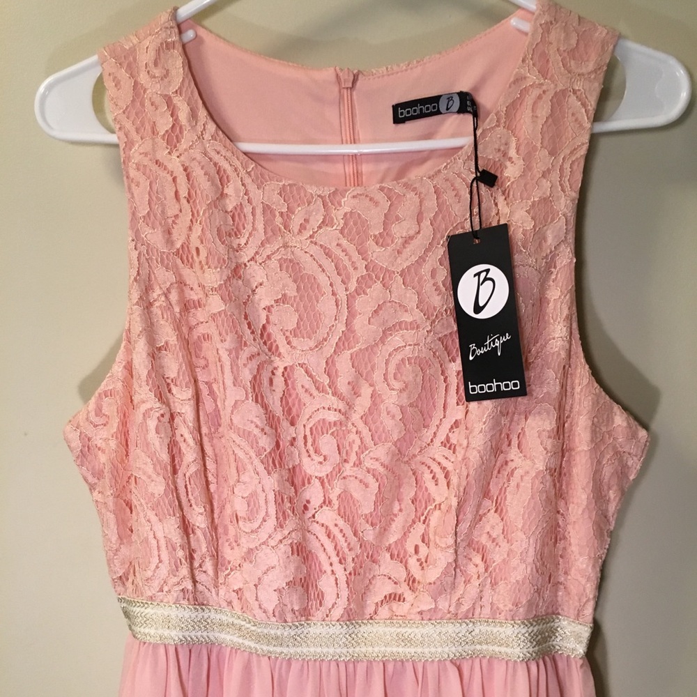 🌸NWT 🌸 NEW BOOHOO LACED PINK MAXI DRESS